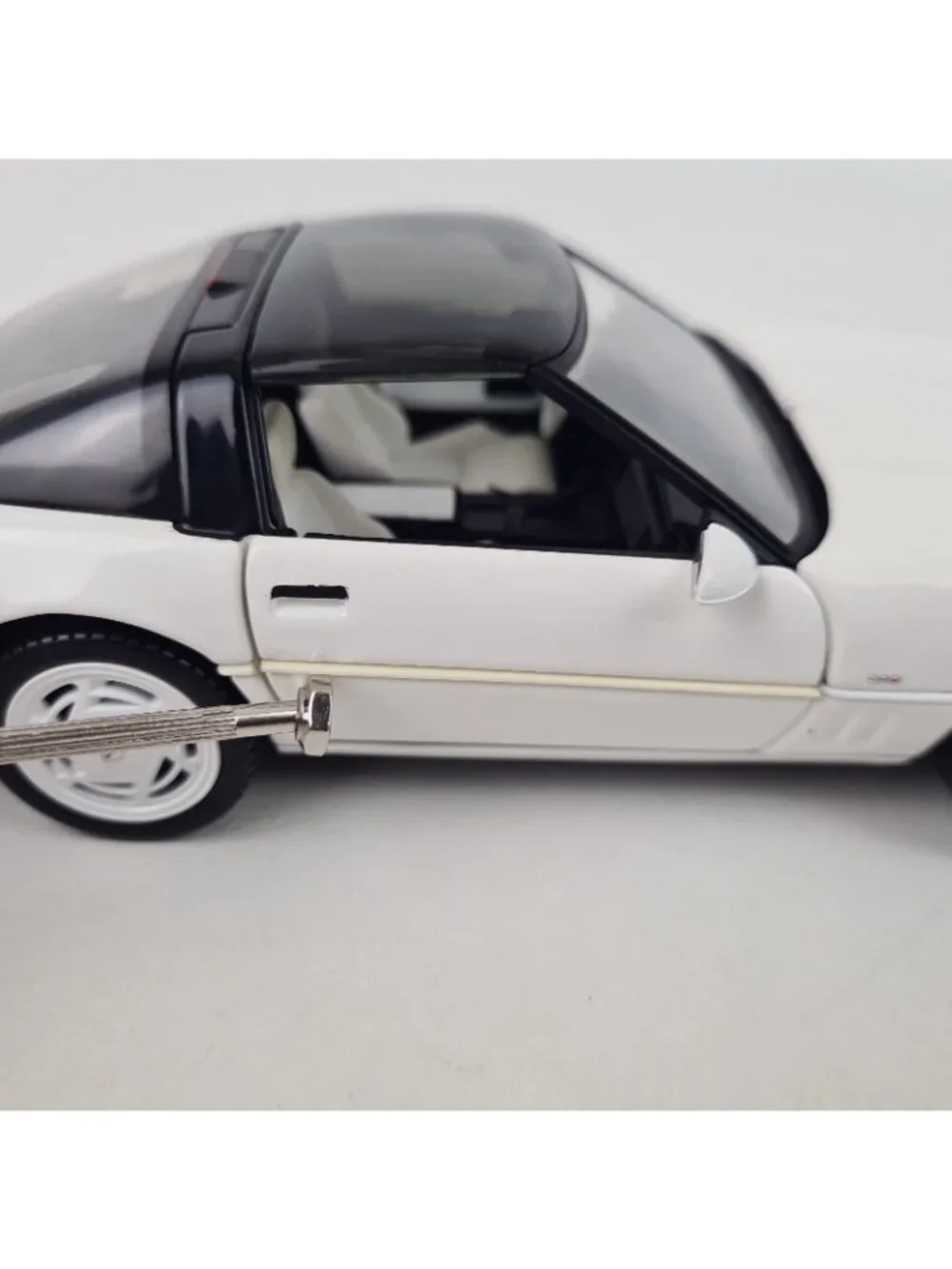 Franklin Mint Precision Models 1988 Chevrolet Corvette 1:24 Die Cast B11TY53